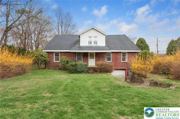 $695,000 | 2115 West Main Street, Stroudsburg, PA 18360