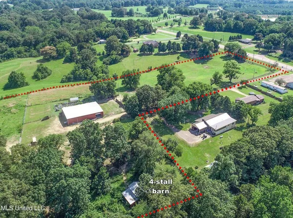 $450,000 | 14912 B 35th Highway, Batesville, MS 38606