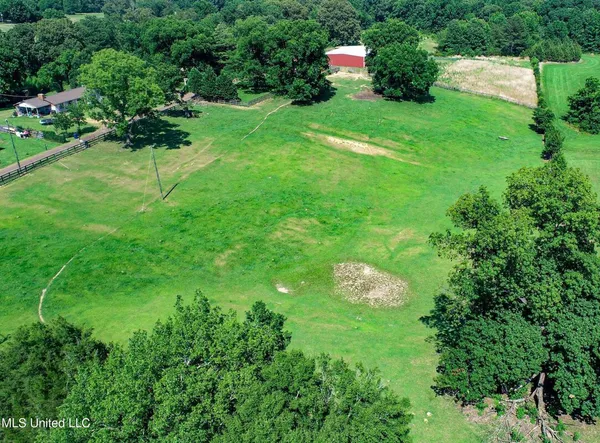 $450,000 | 14912 B 35th Highway, Batesville, MS 38606