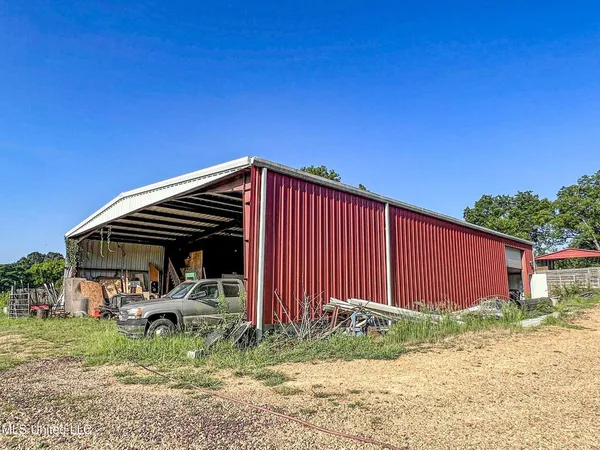 $450,000 | 14912 B 35th Highway, Batesville, MS 38606