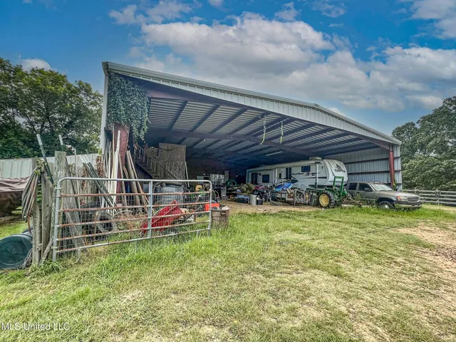 $450,000 | 14912 Highway 35, Batesville, MS 38606