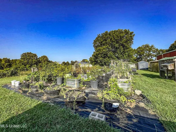 $450,000 | 14912 B 35th Highway, Batesville, MS 38606