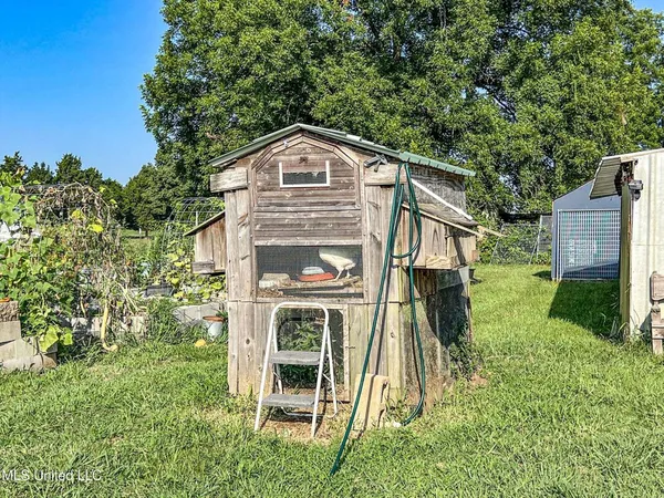 $450,000 | 14912 B 35th Highway, Batesville, MS 38606