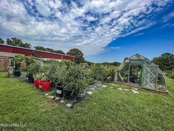 $450,000 | 14912 B 35th Highway, Batesville, MS 38606