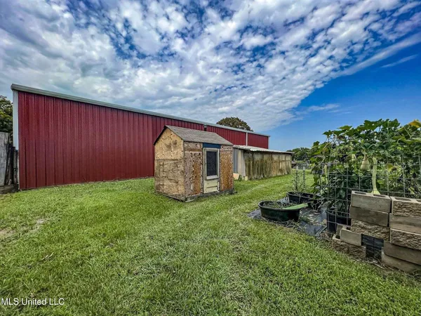 $450,000 | 14912 B 35th Highway, Batesville, MS 38606