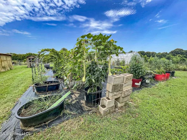 $450,000 | 14912 B 35th Highway, Batesville, MS 38606