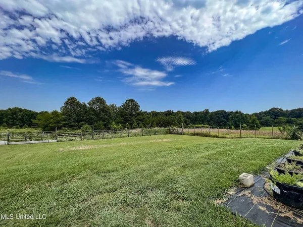 $450,000 | 14912 B 35th Highway, Batesville, MS 38606