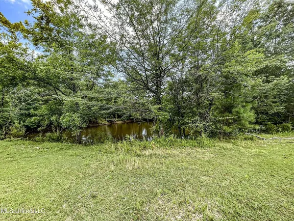 $450,000 | 14912 B 35th Highway, Batesville, MS 38606