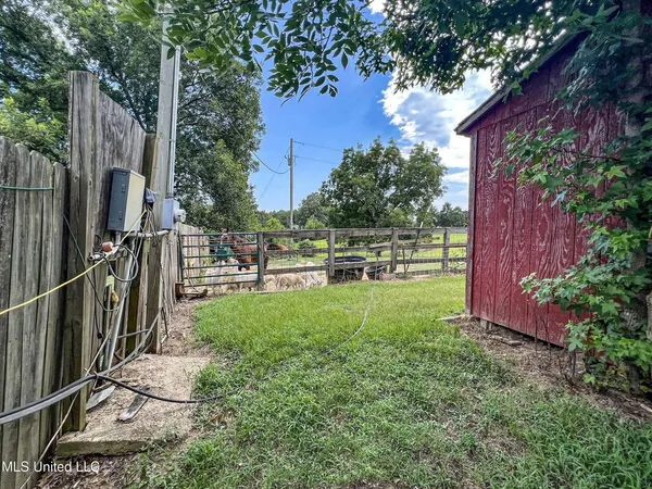 $450,000 | 14912 B 35th Highway, Batesville, MS 38606