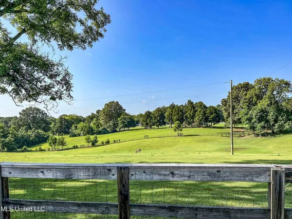 $450,000 | 14912 B 35th Highway, Batesville, MS 38606