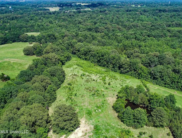 $450,000 | 14912 B 35th Highway, Batesville, MS 38606