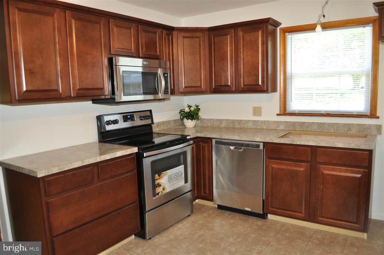 2414 Warwick Road York, PA 17408 - Photo 13 of 36 Gallery Image 13