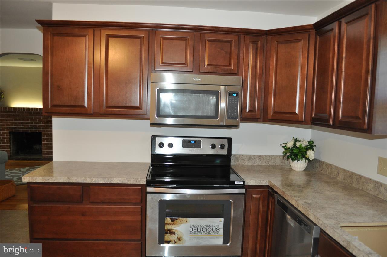 2414 Warwick Road York, PA 17408 - Photo 14 of 36 Gallery Image 14