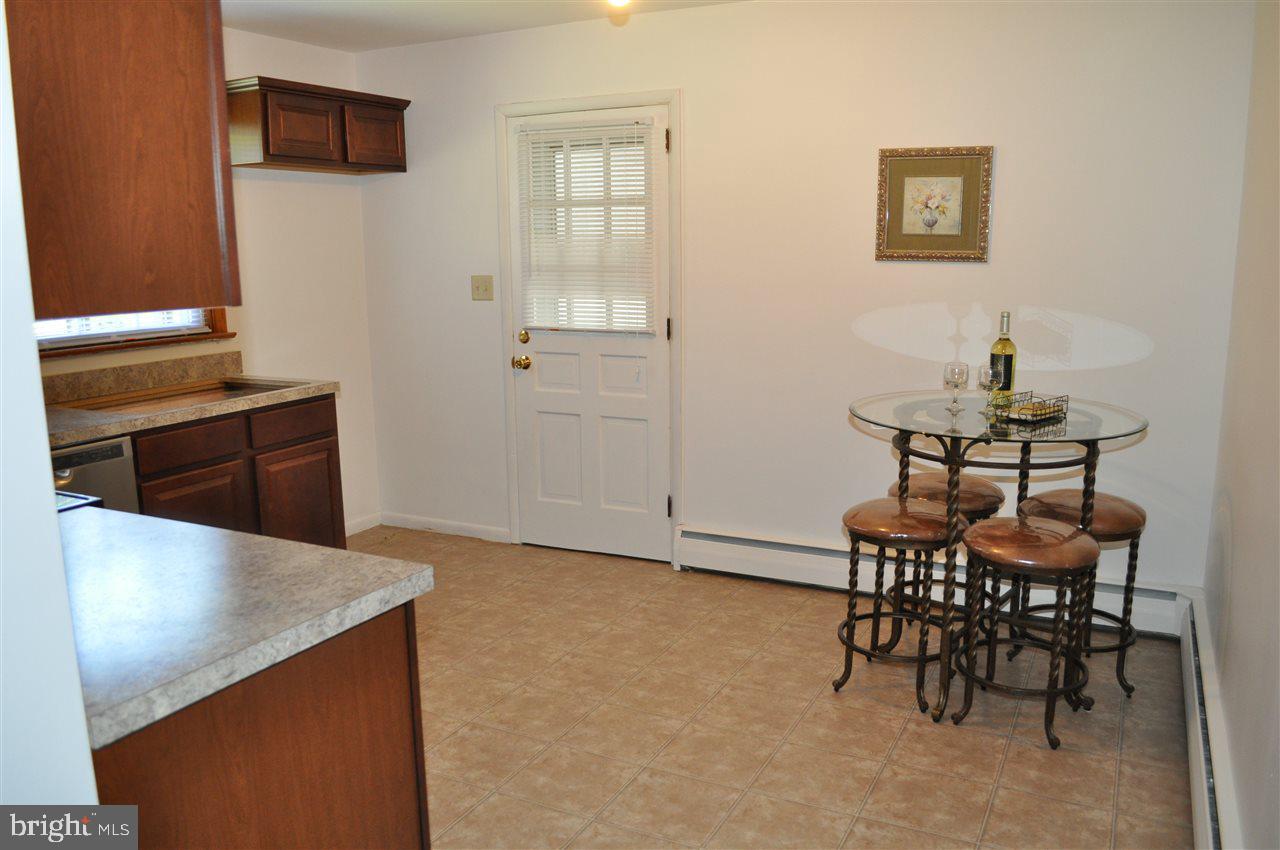 2414 Warwick Road York, PA 17408 - Photo 15 of 36 Gallery Image 15