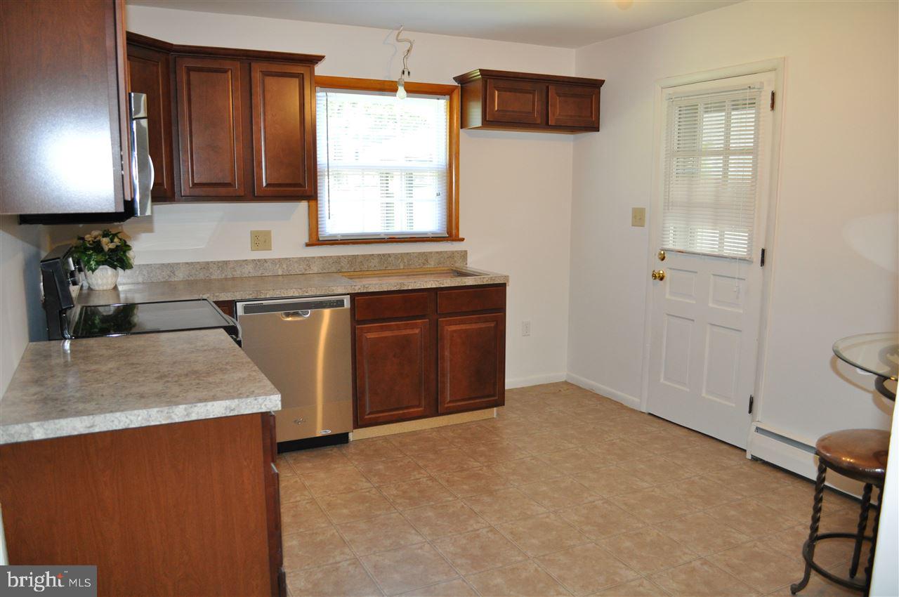 2414 Warwick Road York, PA 17408 - Photo 16 of 36 Gallery Image 16