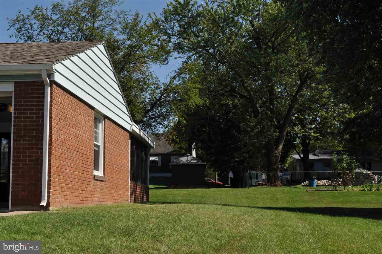 2414 Warwick Road York, PA 17408 - Photo 3 of 36 Gallery Image 3