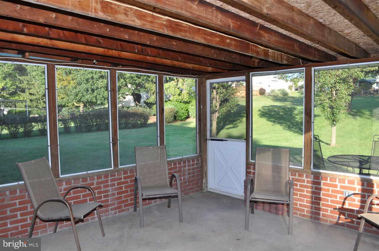 2414 Warwick Road York, PA 17408 - Photo 4 of 36 Gallery Image 4