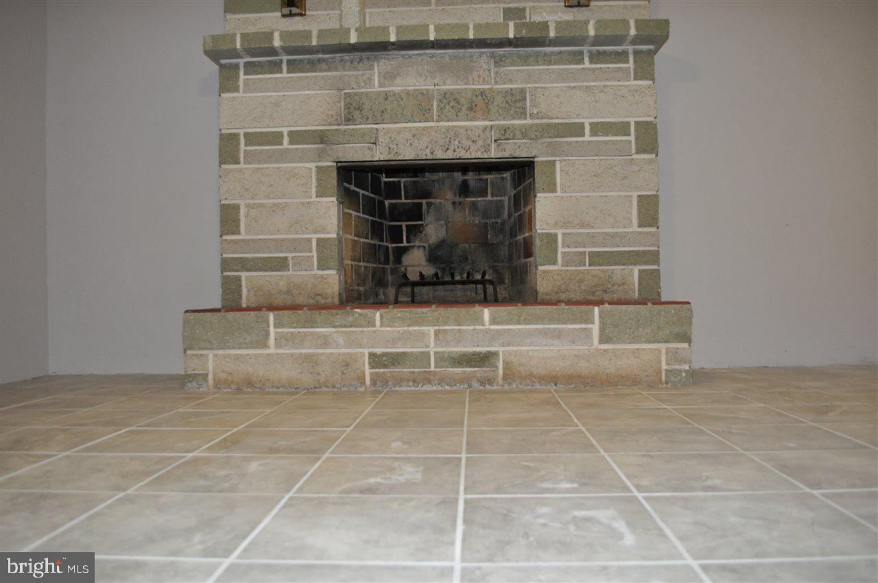 2414 Warwick Road York, PA 17408 - Photo 31 of 36 Gallery Image 31