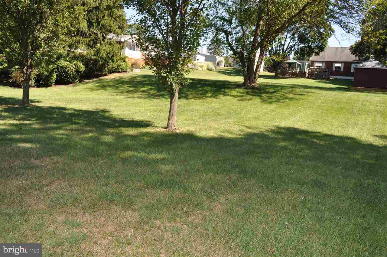 2414 Warwick Road York, PA 17408 - Photo 5 of 36 Gallery Image 5