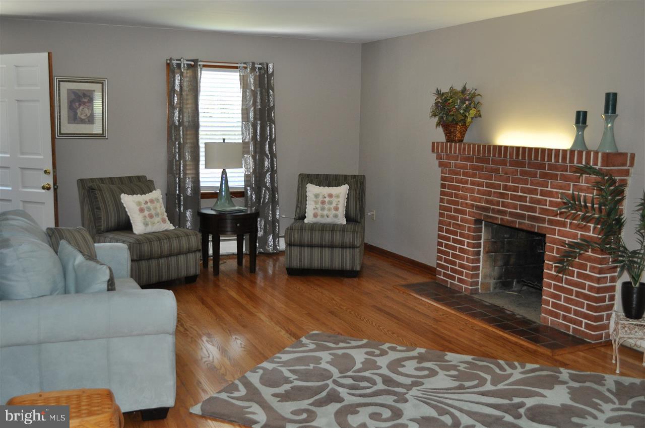 2414 Warwick Road York, PA 17408 - Photo 7 of 36 Gallery Image 7