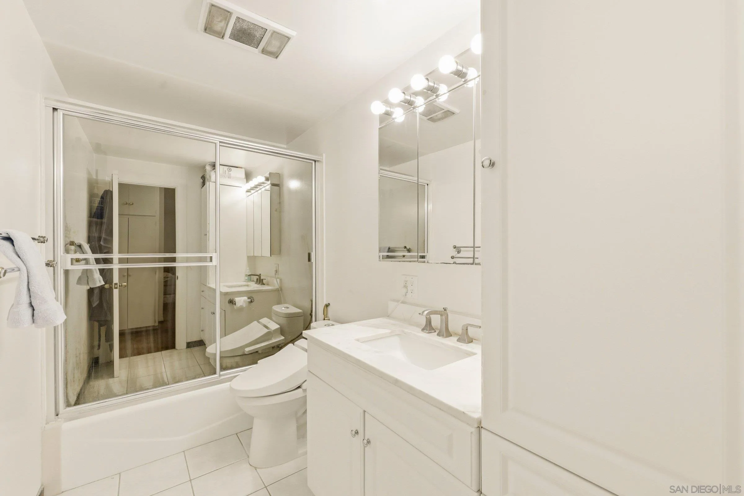 2364 Torrey Pines Road, Unit 38 La Jolla, CA 92037 - Photo 17 of 36