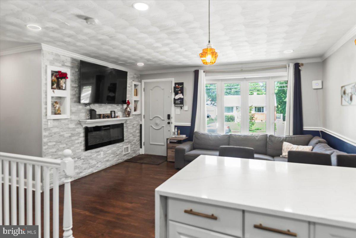 117 Pepper Mill Drive Capitol Heights, MD 20743 - Photo 9 of 26 Full view of Livingroom
