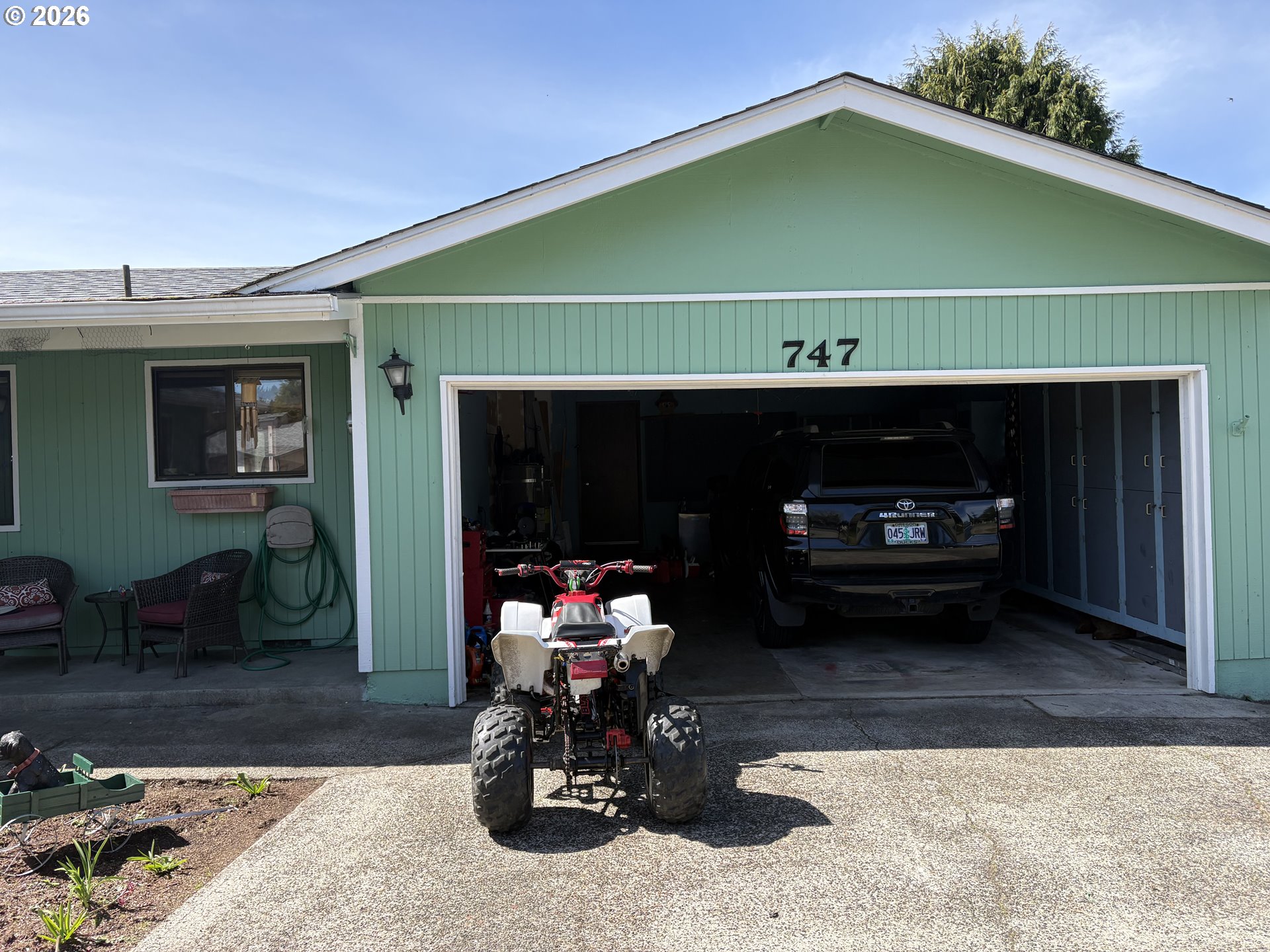 747 Evergreen Loop Reedsport, OR 97467 - Photo 2 of 21 Garage