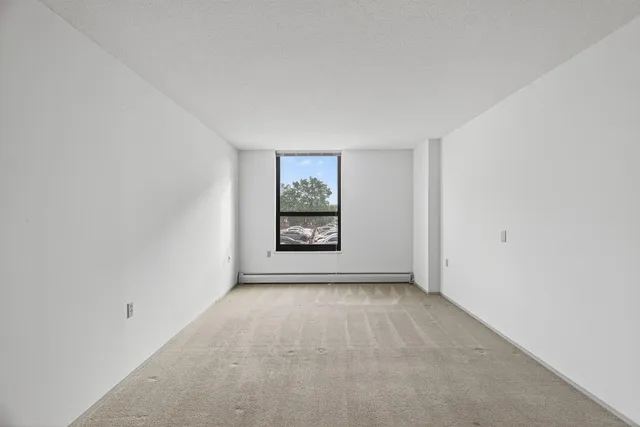 $114,900 | 6615 Lake Shore Drive South, Unit 302, Richfield, MN 55423