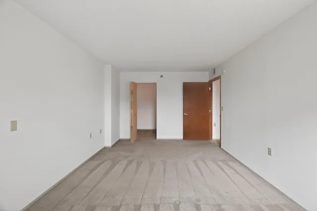 $114,900 | 6615 Lake Shore Drive South, Unit 302, Richfield, MN 55423