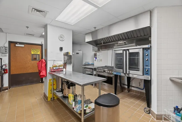 $114,900 | 6615 Lake Shore Drive South, Unit 302, Richfield, MN 55423