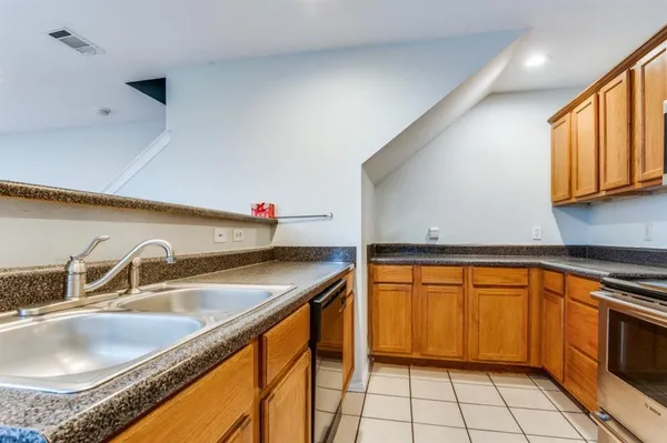 $1,600 | 1909 May Street, Unit 1909, Fort Worth, TX 76110