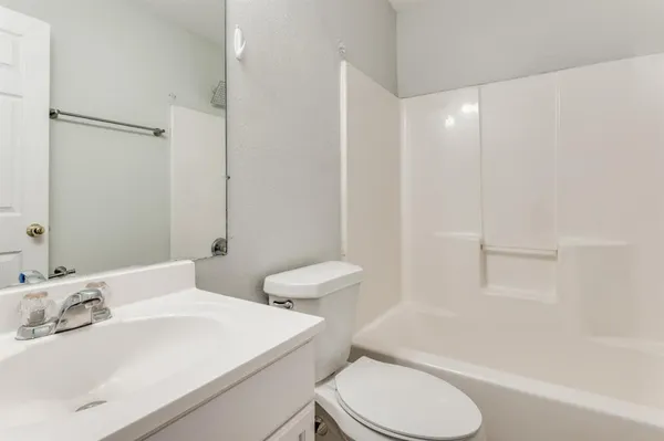 $1,600 | 1909 May Street, Unit 1909, Fort Worth, TX 76110