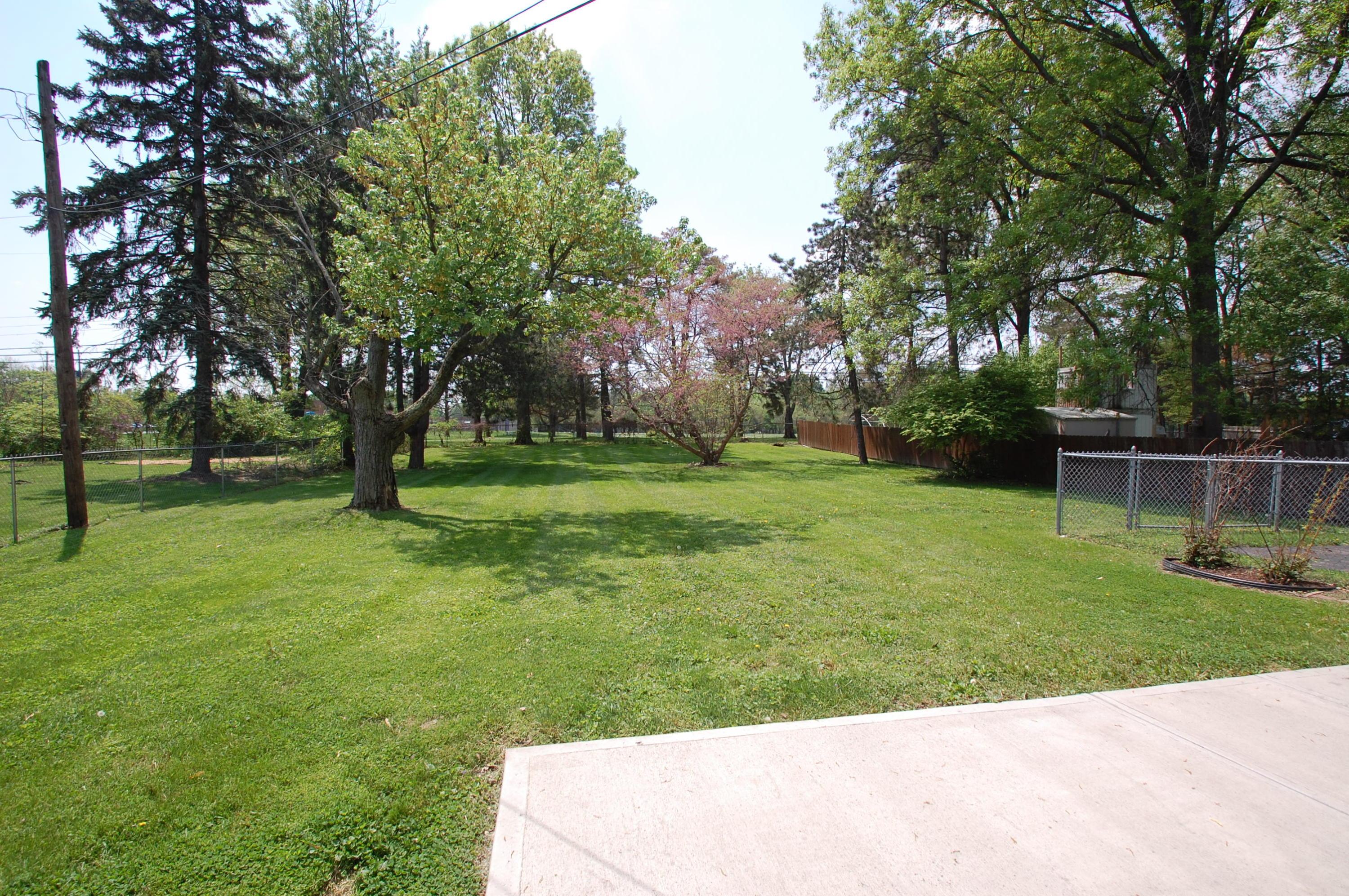 1685 Case Road Columbus, OH 43224 - Photo 2 of 27