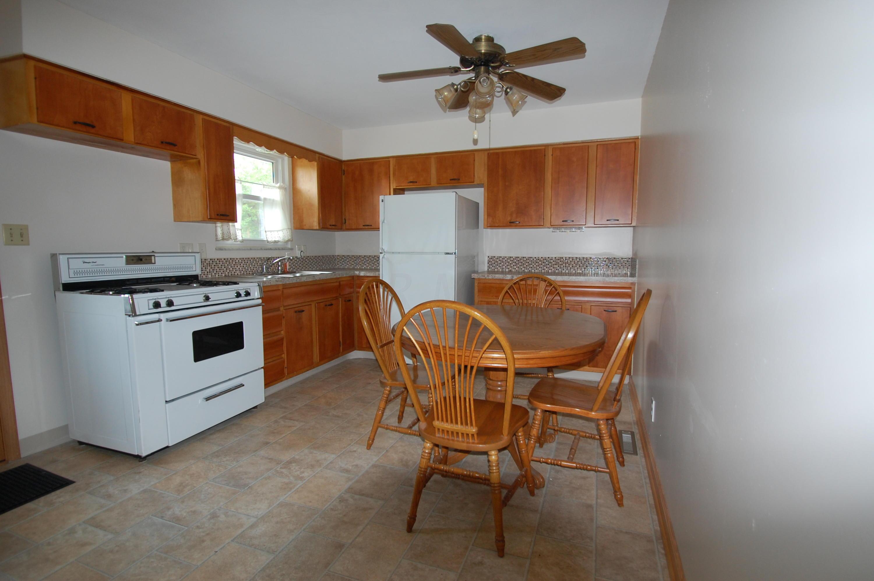 1685 Case Road Columbus, OH 43224 - Photo 5 of 27