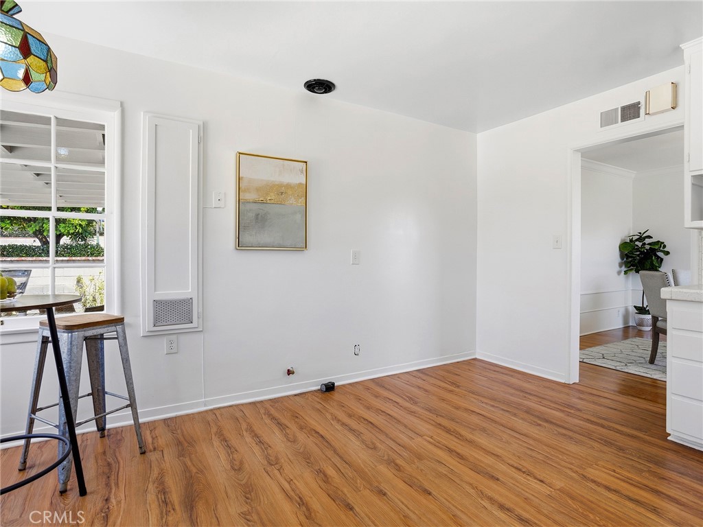 521 Bethany Road Burbank, CA 91504 - Photo 10 of 50 Kitchen