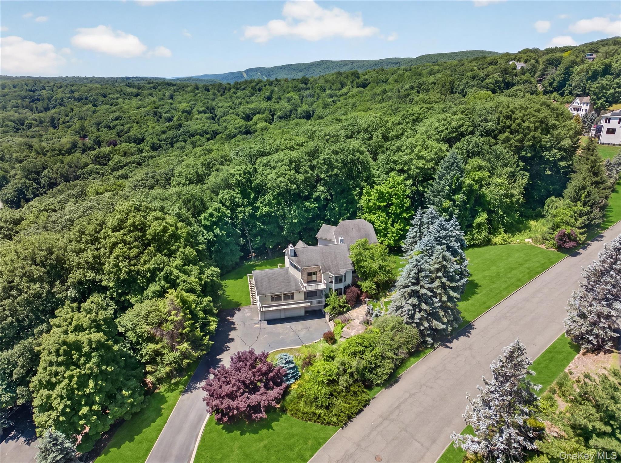 25 South Ridge Road Pomona, NY 10970 - Photo 2 of 47