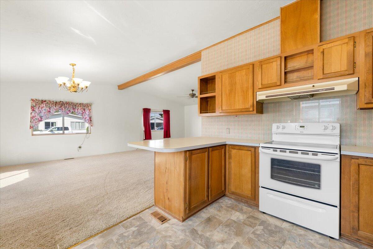 555 Freeman Road, Unit 46 Central Point, OR 97502 - Photo 9 of 22 09