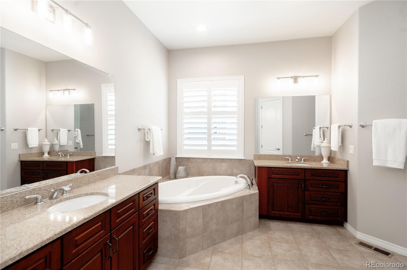 10689 Featherwalk Way Highlands Ranch, CO 80126 - Photo 12 of 40 Gallery Image 12