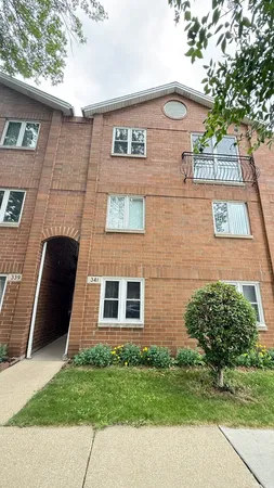 $359,800 | 341 West 24th Street, Unit 3, Chicago, IL 60616