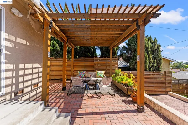 $1,138,888 | 667 Gleneagle Avenue, Hayward, CA 94544