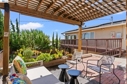 $1,138,888 | 667 Gleneagle Avenue, Hayward, CA 94544