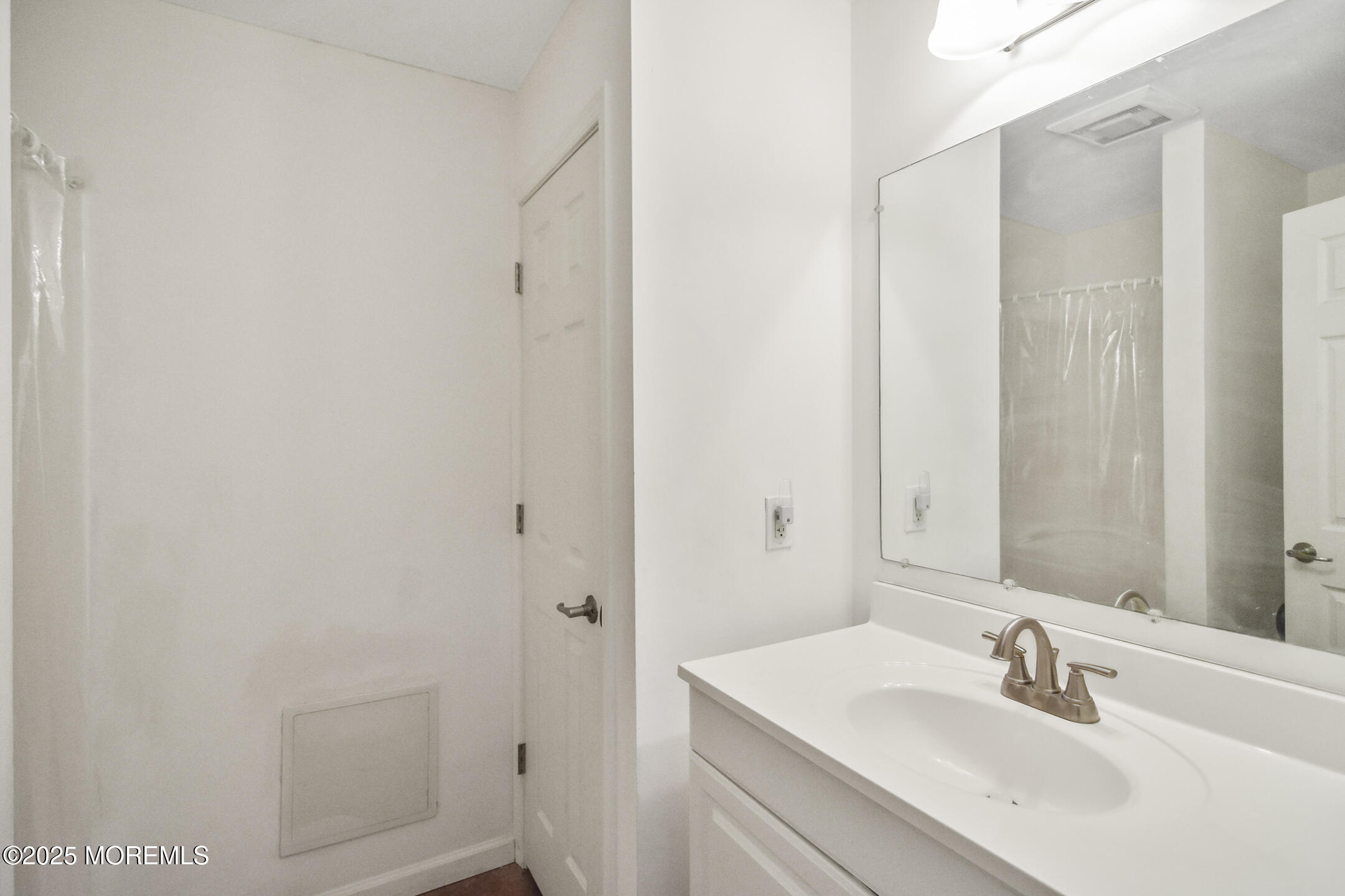 636 Main Street Belford, NJ 07718 - Photo 18 of 39 DSC_0027