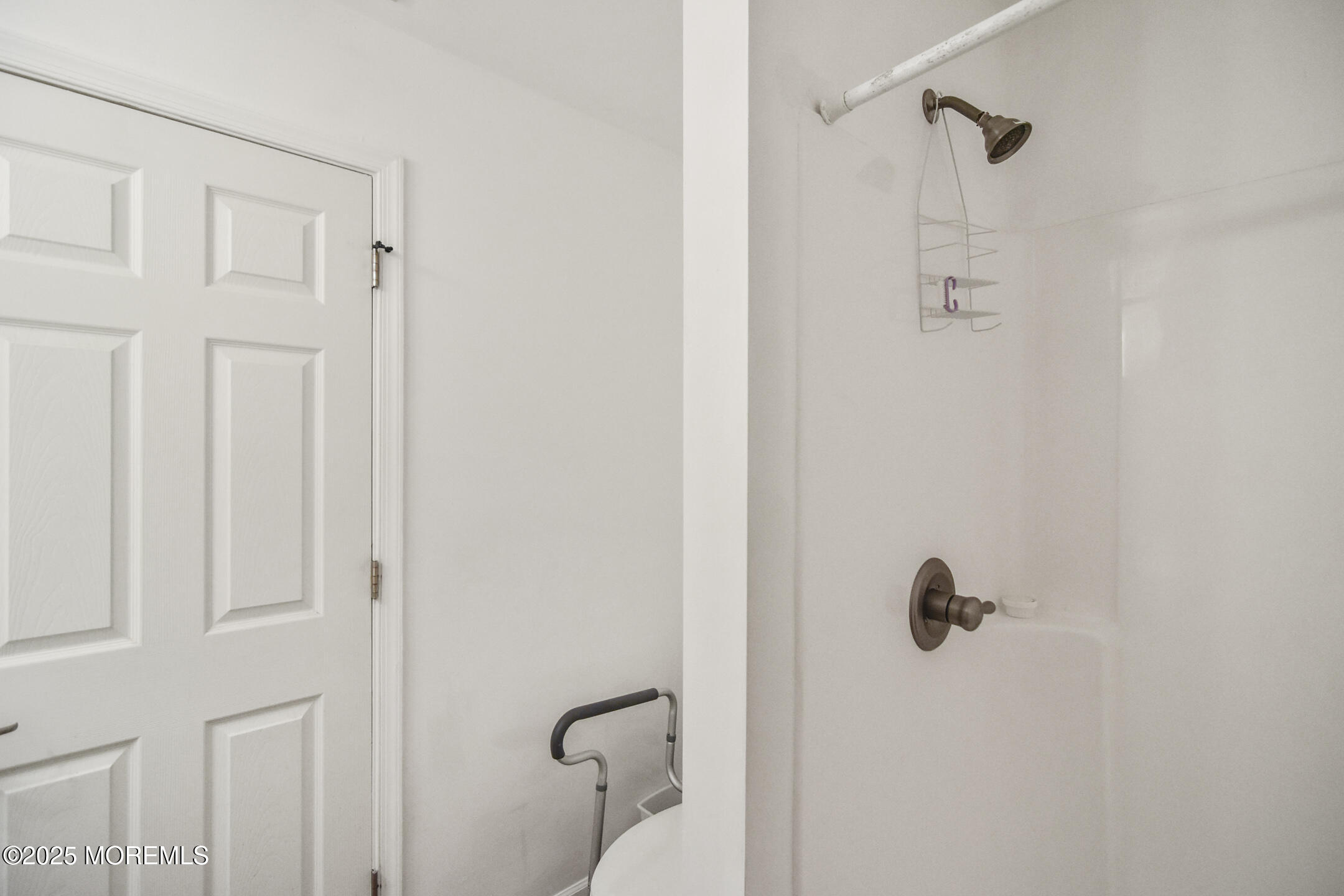 636 Main Street Belford, NJ 07718 - Photo 19 of 39 DSC_0035