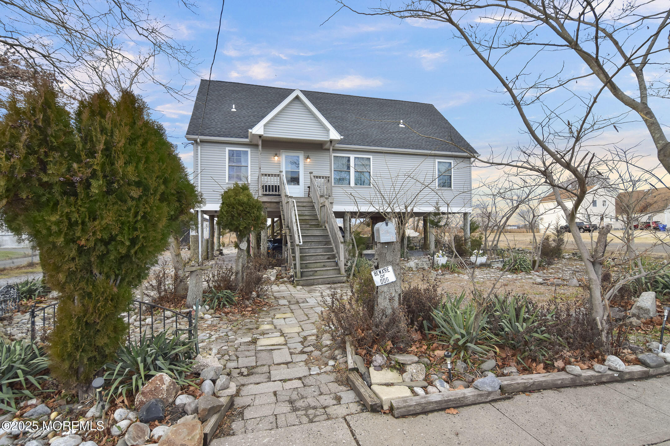 636 Main Street Belford, NJ 07718 - Photo 3 of 39 DSC_0166