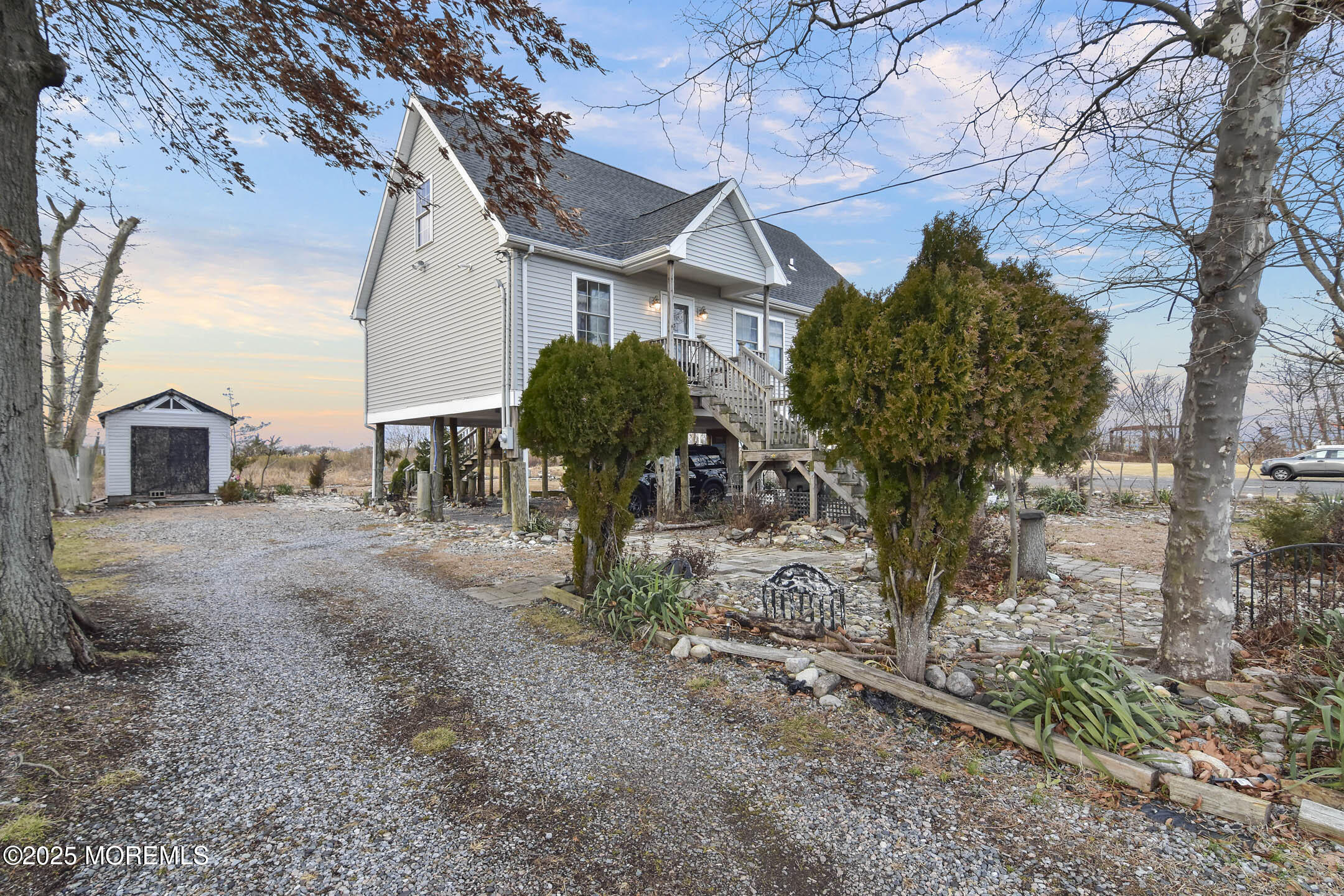 636 Main Street Belford, NJ 07718 - Photo 4 of 39 DSC_0171
