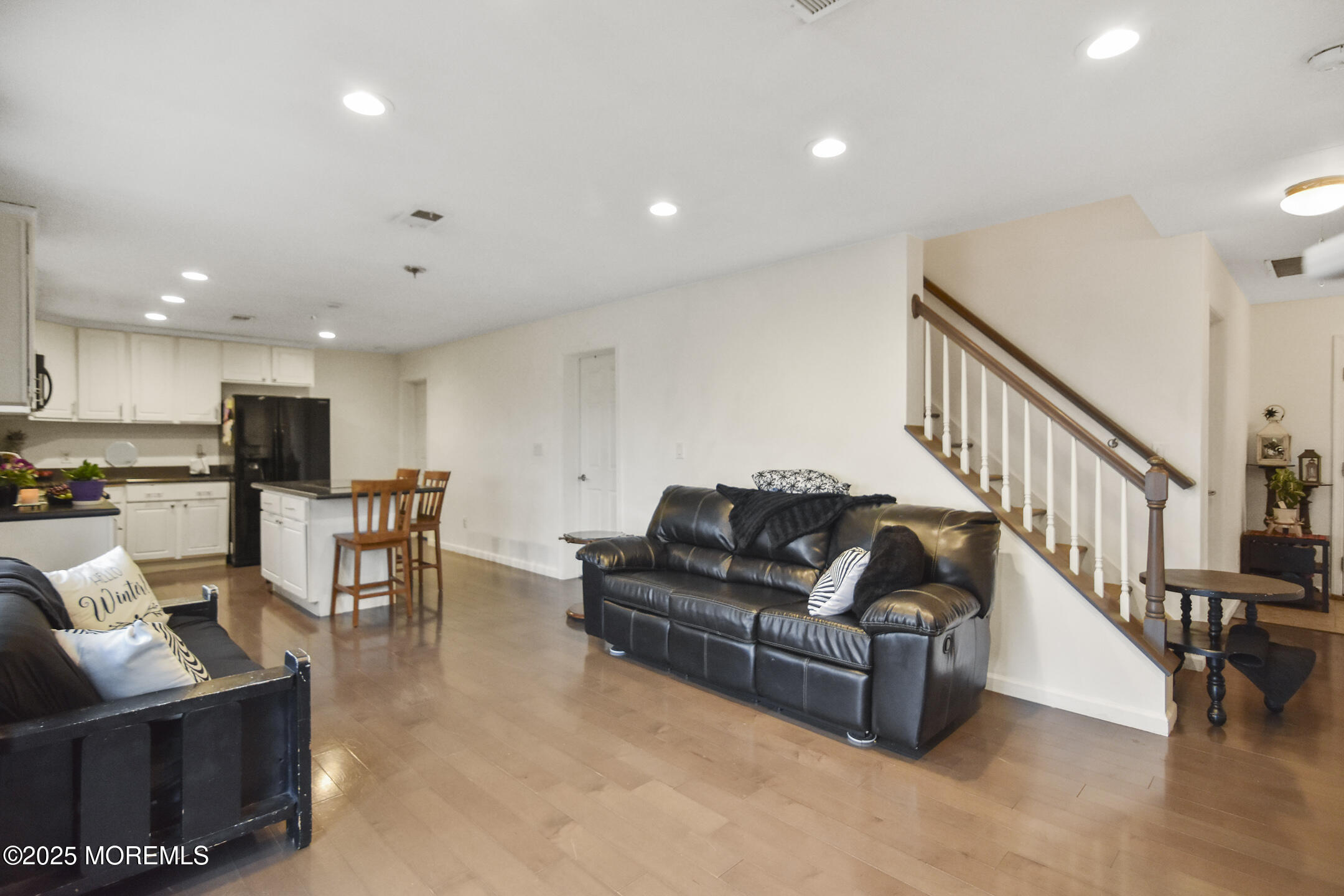636 Main Street Belford, NJ 07718 - Photo 8 of 39 DSC_0122