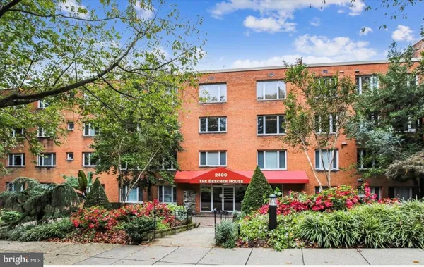 $319,000 | 2400 41st Street Northwest, Unit 104, Washington, DC 20007