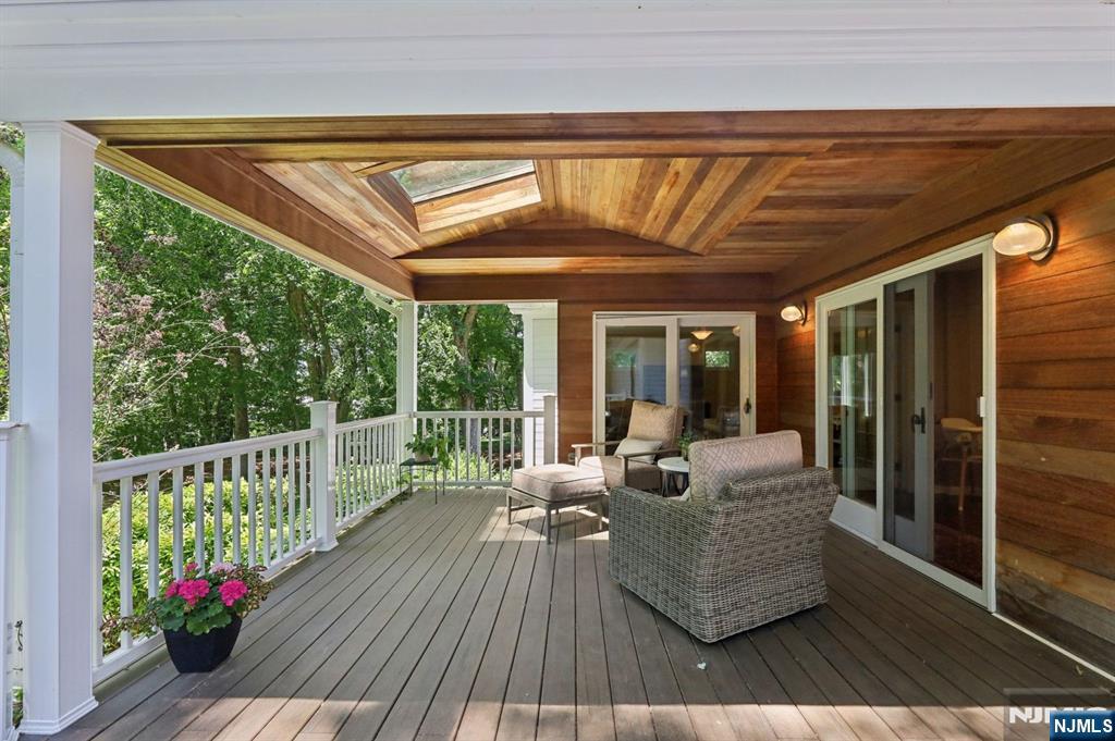 27 Duane Lane Demarest, NJ 07627 - Photo 7 of 47