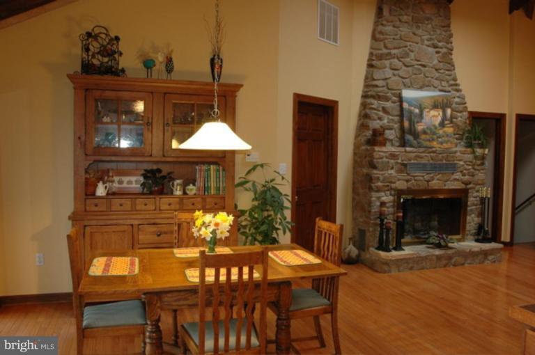 559 View Town Road Amissville, VA 20106 - Photo 9 of 28 Dining Area
