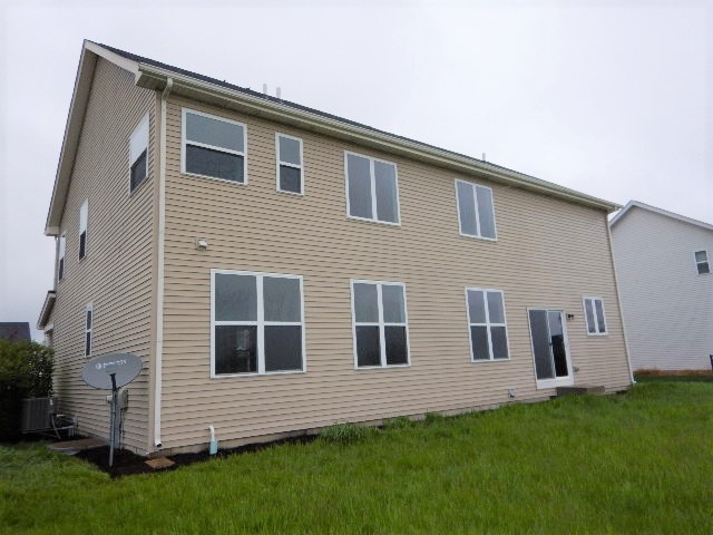 648 Ridgeview Lane Sugar Grove, IL 60554 - Photo 2 of 24